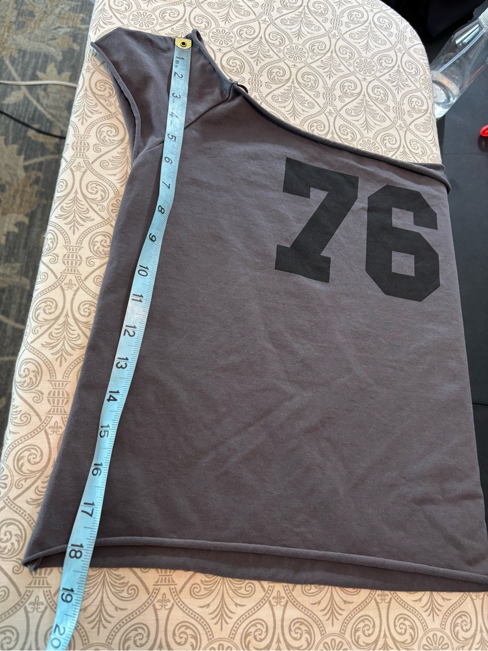 Edikted 76 Collegiate Off Shoulder Cut Off Shirt Tee Grey M/L - Picture 5 of 10